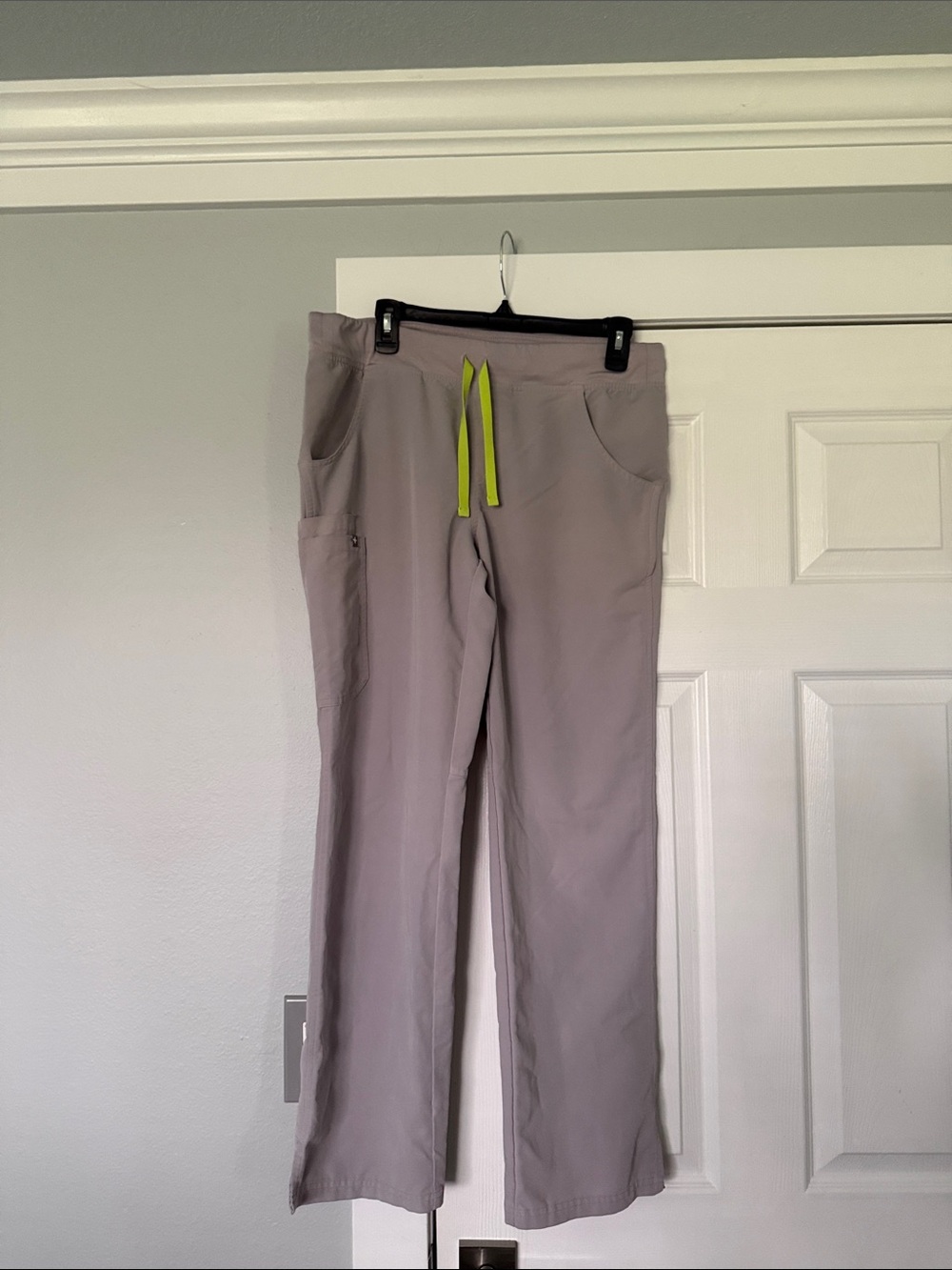 Figs Women's Light Gray Scrub Pants with Neon Yellow Drawstring size M
